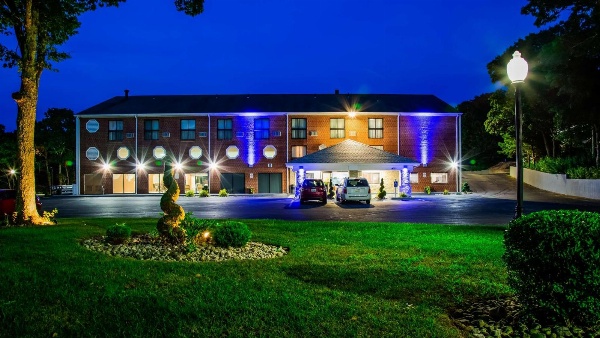 Best Western Cape Cod Hotel image 1